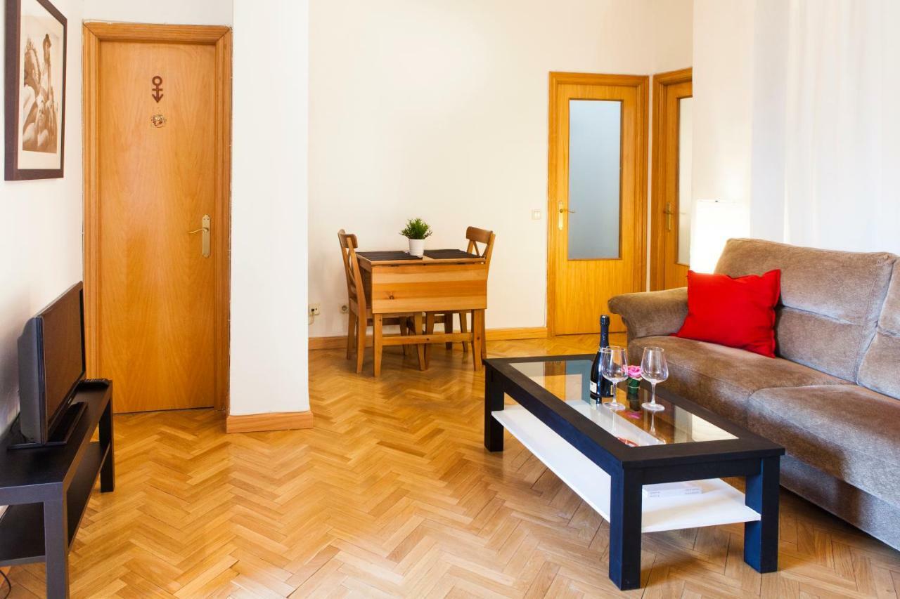 Segovia Apartment Madrid Bagian luar foto