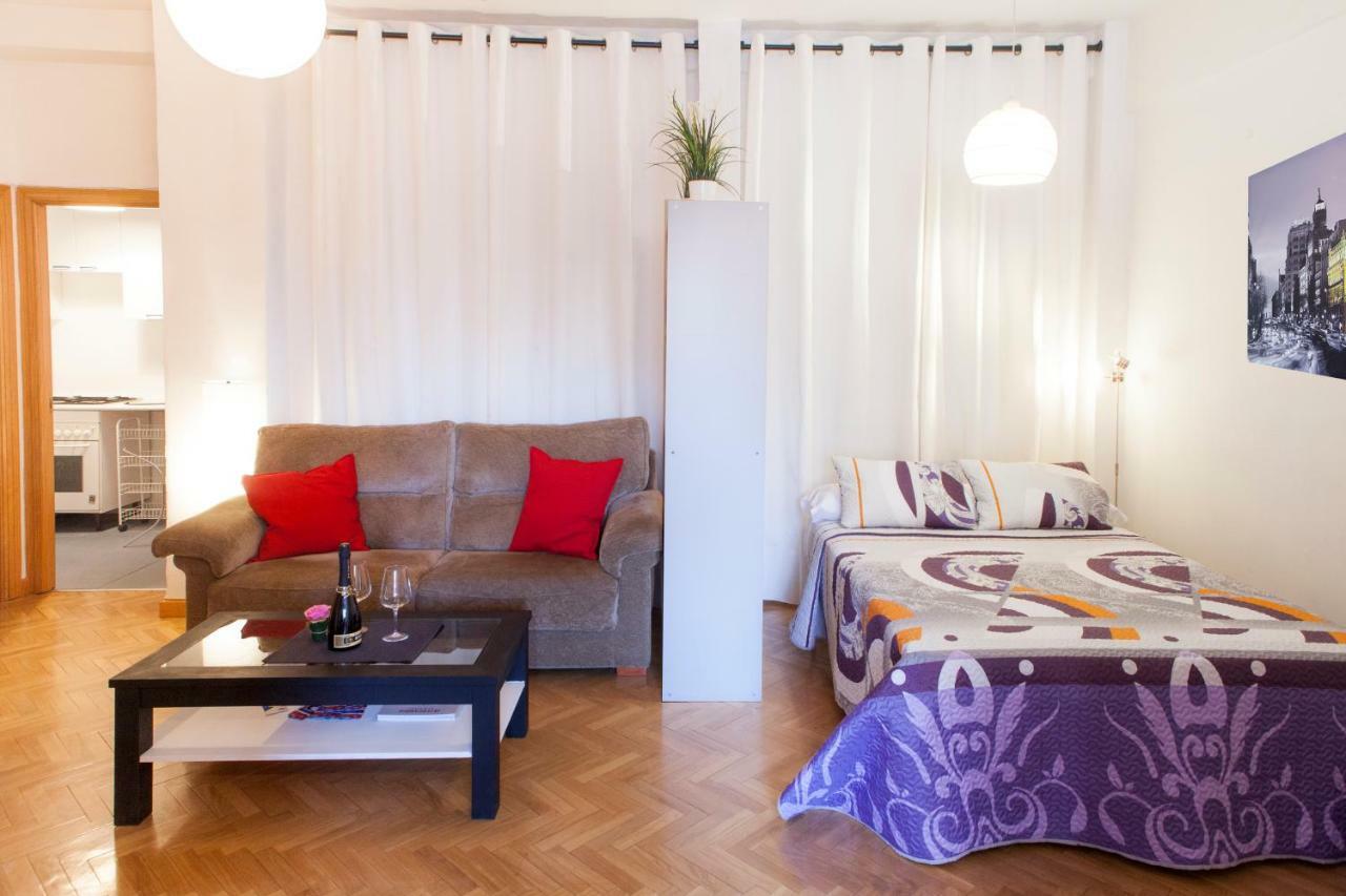Segovia Apartment Madrid Bagian luar foto